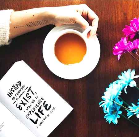 *کوئی مجھے چائے پلا دے*
 
*مجھے تھکایا ہوا ہے اسکی یادوں نے*

Smart
_*❣☕