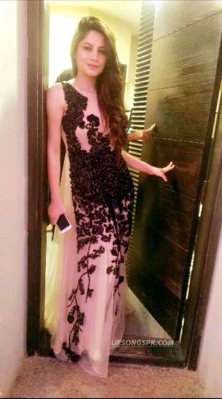 neelum muneer dress.of.eid
