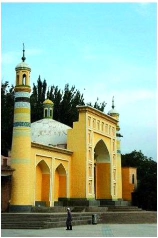 Beautiful id_kah Mosque in kashgar , xinjiang is the largest Mosque in China 💕💕