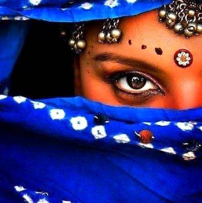اِک شَخص کے ہاتھ میں تھا سَب کُچھ
میرا کھِلنا بھی، میرا مُرجھانا بھی