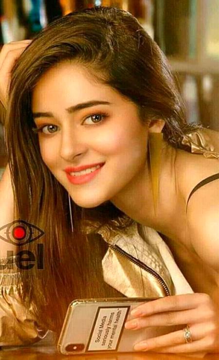 Anaya pandey...
