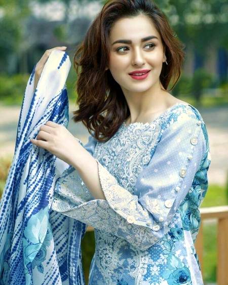 Hania Amir...