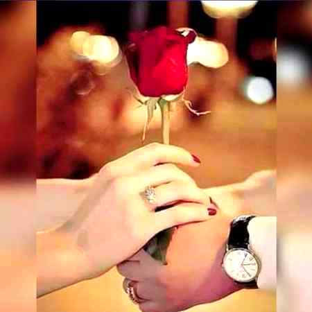 کر لیا ھم نے عہد ترک عشق 
تم نے پھر گلے میں باہیں ڈال دیں
