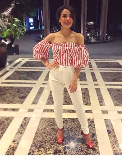New MD look Iqra Aziz in Dubai like 🔥