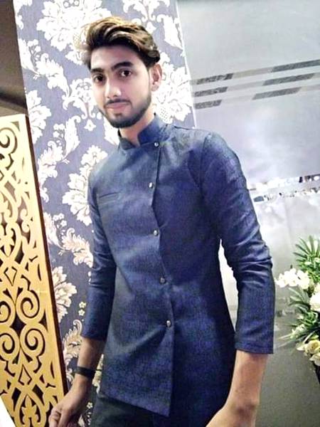 Main ny Dil say usy nikala Jo na karna tha Kar dala PHR bhi yad use ko karta ha ye dil