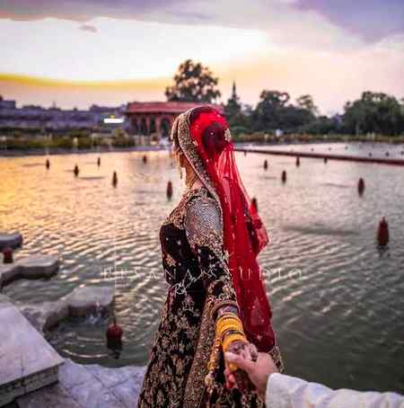 سے ہنسنے کی عادت تھی - یہ دل کچھ اور سمجھا تھا 💔
