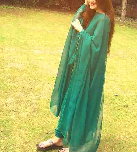 کوئی تو پیار کرتا ہے تبھی تو مغرور پھرتی ہوں .....❤❤❤