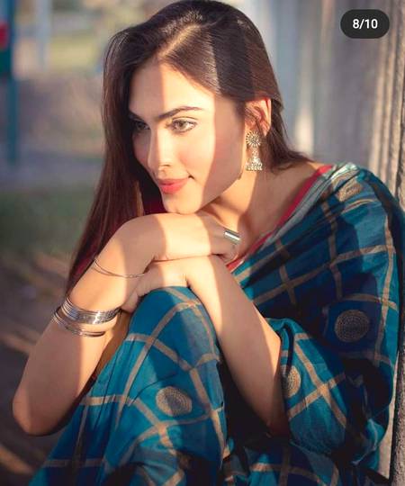 محبت کی سب سے بڑی خامی یہ ہے 
کہ یہ برسوں گزر جانے کے بعد بھی محبت ہی رہتی ہے..!!💔🔥