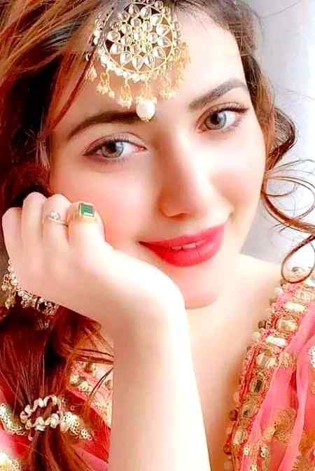 Kis kis trah se___ chupaun' tum ko___ meri muskurahat mai___ nzr ane lge ho tm❤ bonge😜❤😍