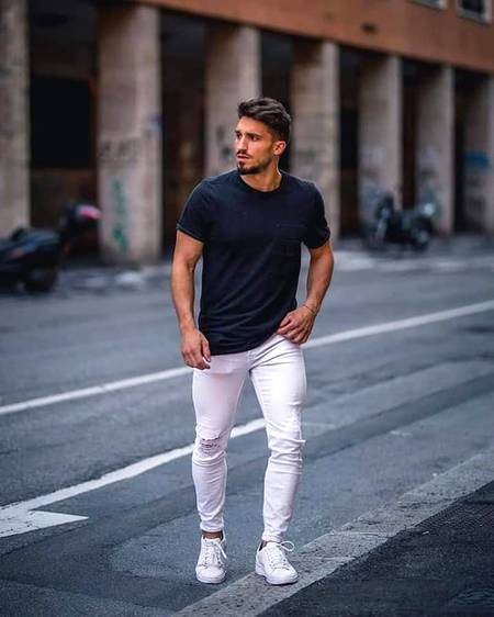 اکثر وہی لوگ اُٹھاتے ہیں ہم پر اُنگلیاں
جن کی ہمیں چُھونے کی اوقات نہیں ہوتی
👉👿👿😎