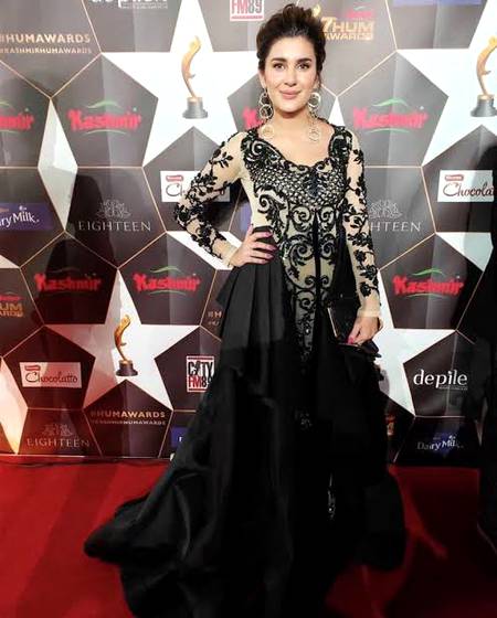 Kubra khan