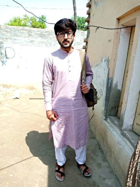 ہو میسر بے رُخی جس کو تری اس کے لئے
گلستانِ حسن کے سارے اشارے ماند ہیں