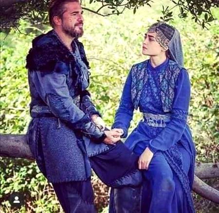 ﻭﻓﺎ ﮐﺎ ﺗﻌﻠﻖ ﻋﻮﺭﺕ ﯾﺎ ﻣﺮﺩ ﺳﮯ ﻣﻨﺴﻠﮏ ﻧﮩﯿﮟ ﮨﻮﺗﺎ
ﺍﺳﮑﺎ ﺗﻌﻠﻖ ﻃﺒﻌﯿﺖ ، ﻧﯿﺖ ﺍﻭﺭ ﺗﺮﺑﯿﺖ ﺳﮯ ﮨﮯ !
ﺧــﻮﺵ ﺭﮨﯿﮟ ﺧــﻮﺷﯿﺎﮞ ﺑﺎﻧﭩﯿﮟ