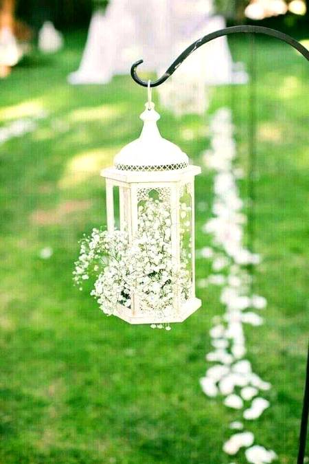 *زندگی بغیر ڈگریوں کے چل سکتی ہے زندگی ایک ہی کپڑے کو سو دفعہ پہن کے گُزاری جا سکتی ہے زندگی دو روٹیوں کی بجائے ایک روٹی کھا کر بھی چل سکتی ہے لیکن زندگی بغیر عزت کے نہیں گُزر سکتی ہمیشہ اُس شخص کو چُنو جو آپکی عزت کر س