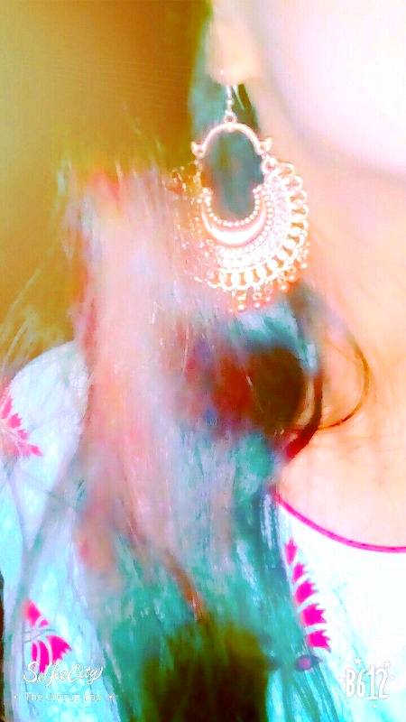 لوگ کہتے ہیں ہم لیتے ہیں معاوضہ۔۔۔* *بھلا بتاؤ لہو بھی کہی بکتا ہے کیا؟۔۔۔*um e Hani Rajpoot