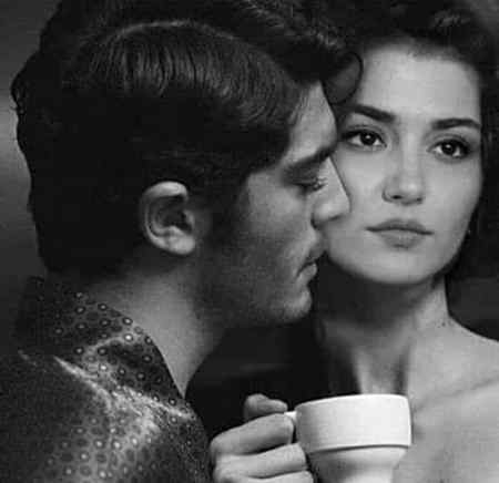 تم نے رکھی ہی نہیں مجھ سے بنا کر ورنہ
چائے ایسی بنا کر پلاتا کہ تمہیں مزا آ جاتا.. 😋😋
Smart❤