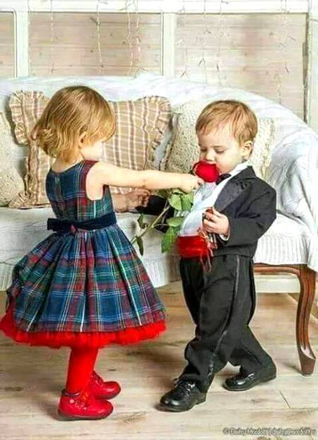 مجھے تم اپنی کتاب کا Cover بنا لو😔
بہت ہو چکی Dosti اب Lover بنا لو😒😍😍🙈