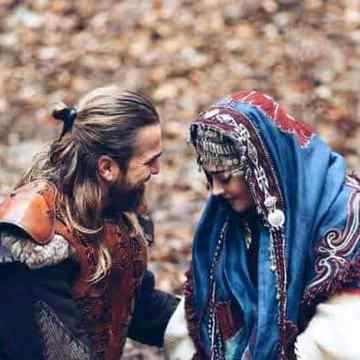 محبوب سامنے ہو اور نظر شرم سے جھک جائے😇⁦❤️⁩
یہ محبت کی حسین ادا ہوتی ہے 💯💕🔥