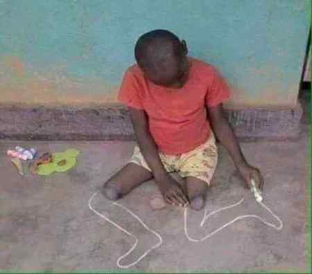 اور ہم کہتے ہیں اللہ نے ہمیں دیا ہی کیا ہے 😑😑😧😢