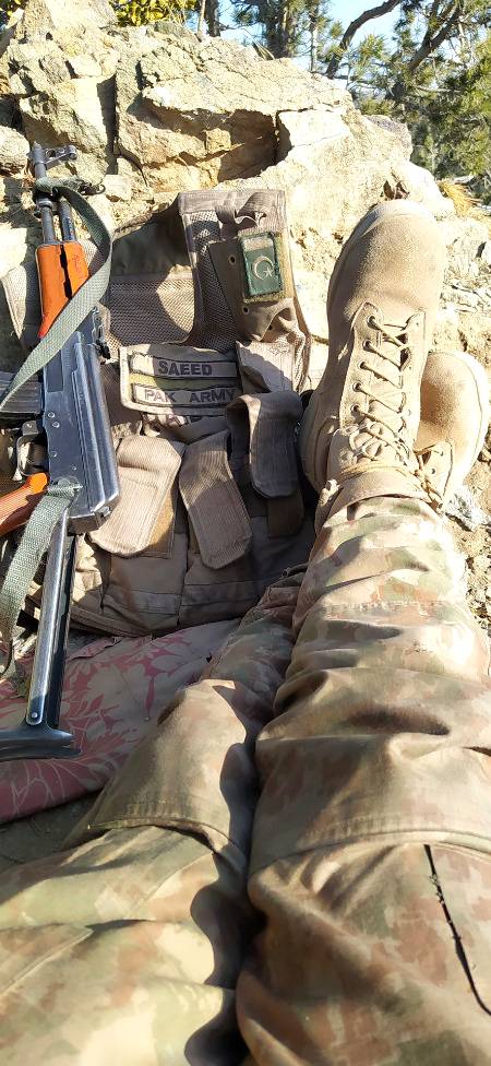 وعدہ کر کے مکر گۓ آخر .!

تم بھی دل سے اتر گۓ آخر.!