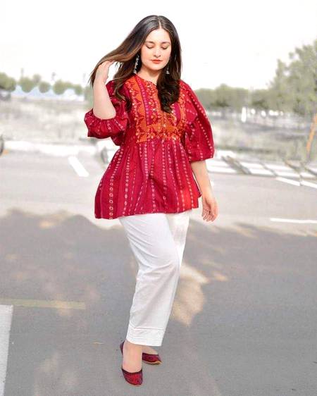 تمہارے بعد محبت کا جو ہوا سو ہوا...
تمہارے بعد اداسی کا میں سہارا ہوں...