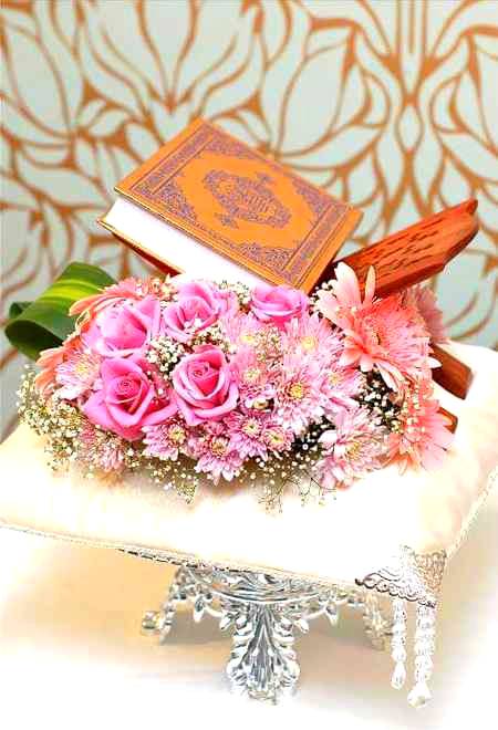 🌹السلام علیکم ورحمتہ اللہ🌹
 محبت کے پھول تقسیم کرنےوالوں کےدامن کبھی بھی خوشیوں سے خالی نہیں ہوتے آزمائشیں انسان کاحوصلہ بلندکرنے کیلئے آتی ہیں. صبر اور برداشت کرنے والوں کی الله تعالی ضرور مدد کرتا ہےاس لئے ہمیشہ صبراور برداشت کا دامن کبھی نہ چھوڑیں