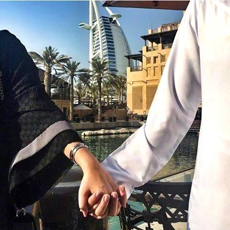 Meri choti c wish
 Burj k samny teri meri ek pic😍😉