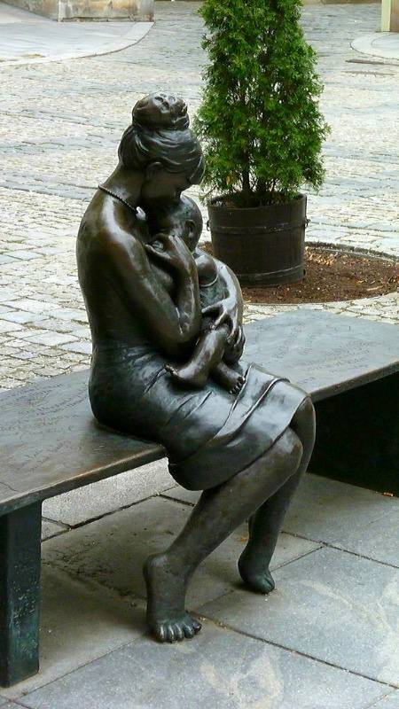 Statue...mother and child showing the depth of the relation.