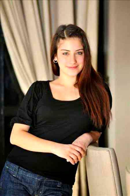 Hazal Kaya!