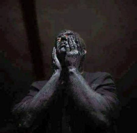 ﺯﺭﺍ ﺗﻨﮩﺎﺋﯽ ﻣﻠﮯ ﮔﯽ ﺻﺎﺣﺐ؟؟
ﺣﺴﺮﺗﻮﮞ ﮐﮯﻣﺰﺍﺭ ﭘﺮ ﭼﺮﺍﻍ ﺩﻝ ﮐﺎ ﺟﻼﻧﺎ ﮨﮯ