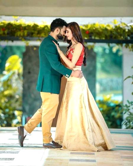میری دھڑکن،، تیری دھڑکن،،💞 
دونوں دلوں کی ہے اک ہے تڑپن۔۔۔ 💞