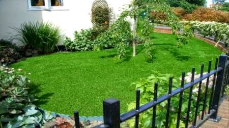 ایک  احساس  ترے  دل  میں  جگانے  کے  لیے  بات  کرتے  ہوے  مر  جاے  تو  کیسا ھے