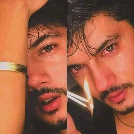 *یہ جدائی اور یہ جولائی ھاے*
~*مرشد*~
*دونوں مل کر جلا رھے ھیں*
_*🔥MeeR🔥*_
