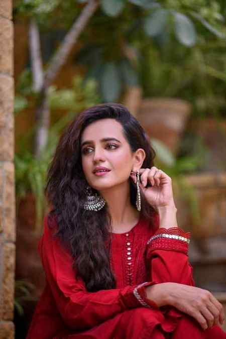 اتنی نایاب نہیں ہوں کہ کوئی چاہے مجھے😌😇لیکن اتنی عام بھی نہیں ہوں کہ کوئی ٹھکرائے مجھے⁦✌️⁩😼👉