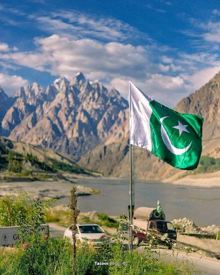 چین و عرب ہمارا ، ہندوستاں ہمارا 
مسلم ہیں ہم ، وطن ہے سارا جہاں ہمارا 
 
توحید کی امانت سینوں میں ہے ہمارے 
آساں نہیں مٹانا نام و نشاں ہمارا