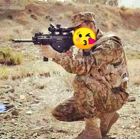 نا ملی جب _وفا_ کسی_ سے تو چھوڑ دیاشہر_اپنا 😔😔
ورنہ _یہ چھوٹی سی عمر پردیس کے قابل نہ_تھ😔😔
.....Decent Foji....