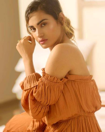 Sakshi Dwivedi was born on 27-07-1995 in New Delhi, India. She is an Indian Film Actress, Model, TikTok Star, Instagram Star, Social Media Star & Fashion Influencer.
...
Short Biography.
Other Name:	Sakshi
Other Professions:	Model TikTok Star Instagram Star Social Media Star Fashion Influencer
Appearance:	Bollywood Punjabi