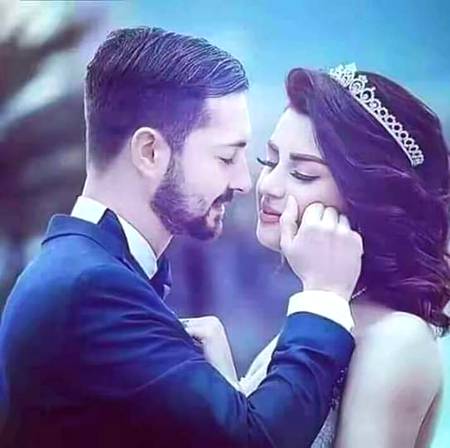 ہم  ہی   کو   کیوں   دیتی   ہو   پیار    کا الزام

کبھی خود سے تو پوچھو اتنی پیاری کیوں ہو-
😍😍😍