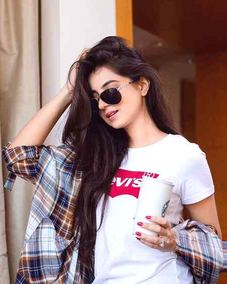 Aap KareNge MeRi ZaaT pEr tAbSirAh🤔🤔🤔
Aap Kab sE hOgAe iS qAbiL🙄😏🙄