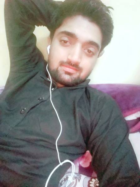 چھوڑ تو سکتا ہوں مگر چھوڑ نہیں پاتا
وہ شخص میری بگڑی ہوئی عادت کی طرح ہے