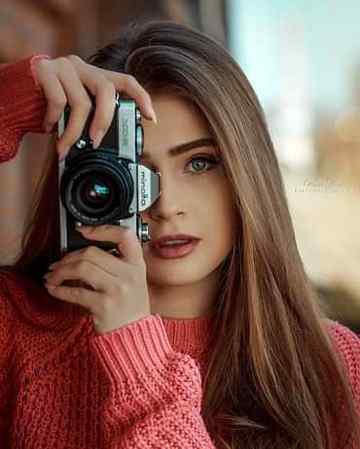 -"اس دور کے لوگوں میں وفا ڈھونڈ رہے ہو__؟
بڑے نادان ہو صاحب،
زہر کی شیشی میں دوا ڈھونڈ رہے ہو__،،🔥🌸
