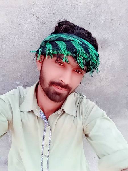 شاید تم ناواقف ہو میرے مزاج سے
تیری توقع سے بھی زیادہ سر پھرا ہوں