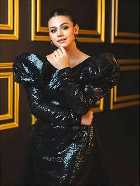 Zara noor abbas