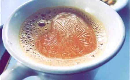 تم نے رکھی ہی نہیں مجھ سے بنا کر 
ورنہ چاۓ ایسی پلاتا کہ تمہیں مزہ آ جاتا
