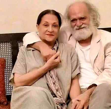 کتابیں بھی یہی کہتی ہیں
جو ایک ہوتا ہے وہ تقسیم نہیں ہوسکتا🥀🖤💯