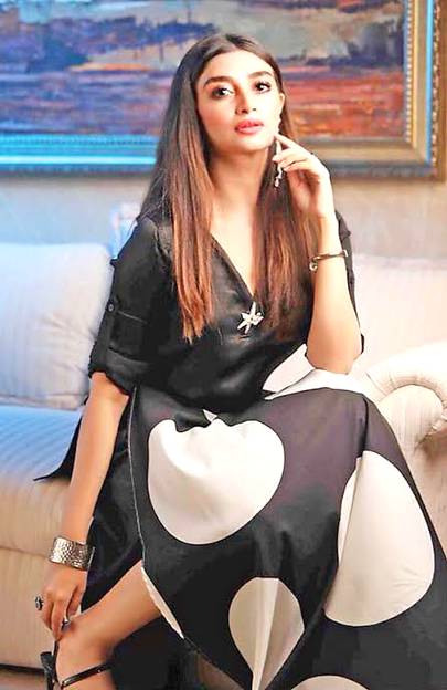 Zoya nasir