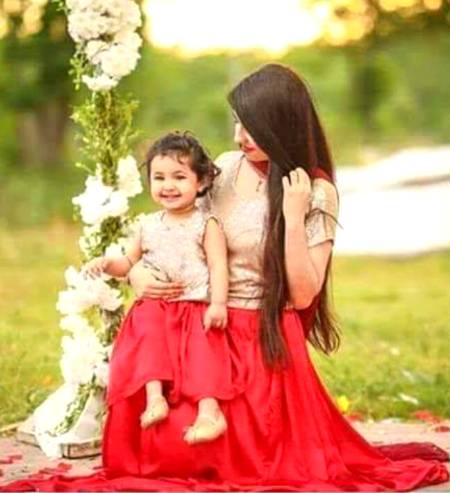 اک تیراہی پیارسچاہےماں❤
لوگوں کی توشرتیں ہی بہت ہے💔