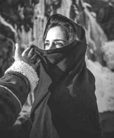 ﺮﯾﺾ ﻣﺤﺒﺖ ﮐﻮ______ ﻓﻘﻂ ﺩﯾﺪﺍﺭ ﮐﺎﻓﯽ ﮬﮯ ﮨﺰﺍﺭﻭﮞ ﻃﺒﯿﺐ ﮐﮯ ﻧﺴﺨﻮﮞ ﺳﮯ ﻧﮕﺎﮦ ﯾﺎﺭ ﮐﺎﻓﯽ ﮬﮯ