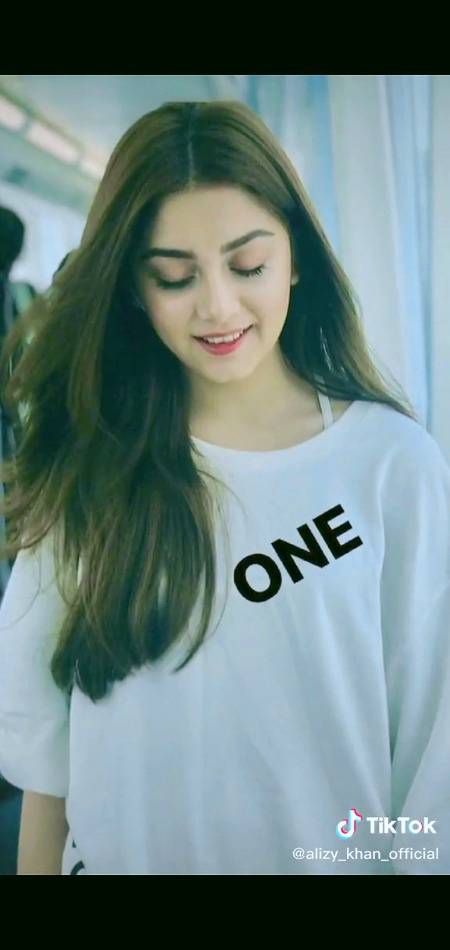 Cute Alizay shah