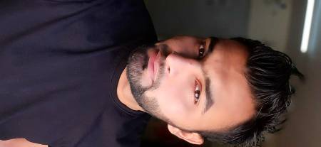 سایہء وصل کب سے ہے میرا منتظر، مگر،
ہجر میں جل رہا ہوں میں، میں بہت عجیب ہوں